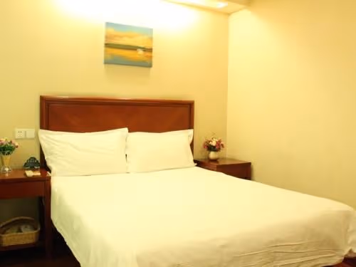 Business Queen Room