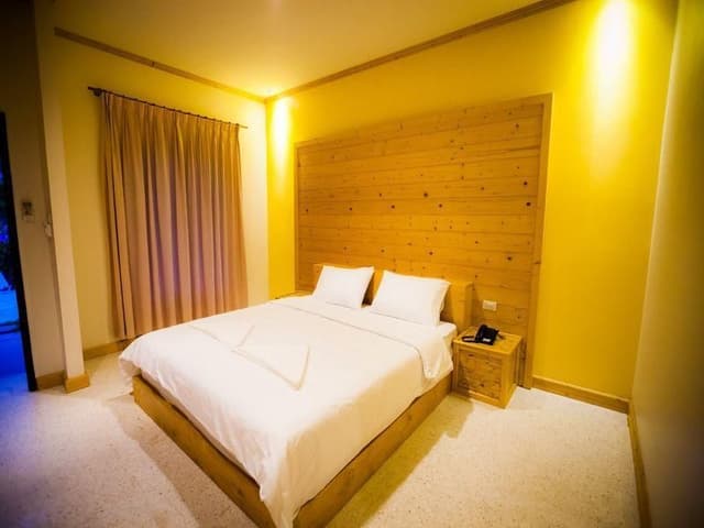 Superior King Bed