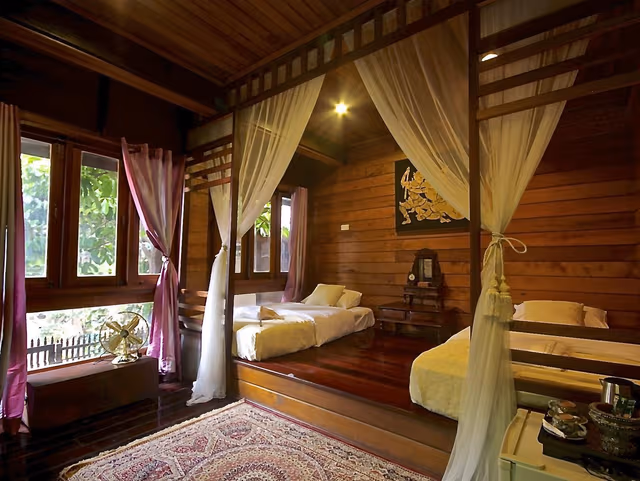 Deluxe Twin Bed