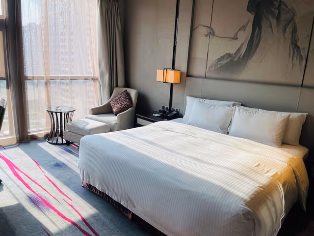 Deluxe King Room
