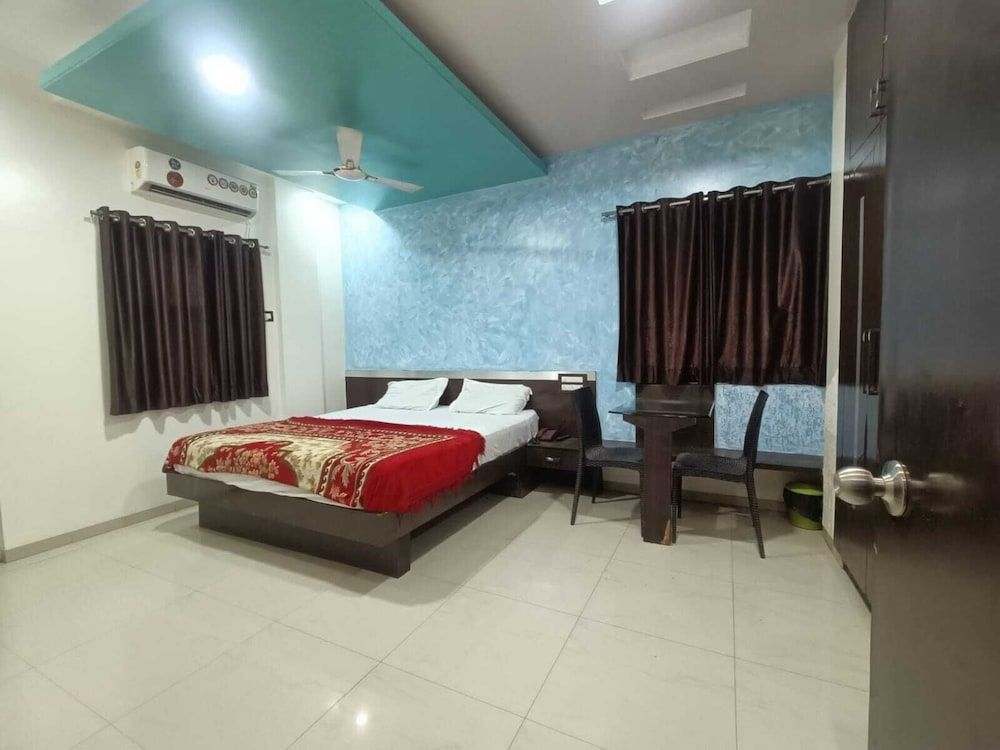 Mrunal Palace Hotel2