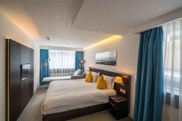 Family Room, Ensuite