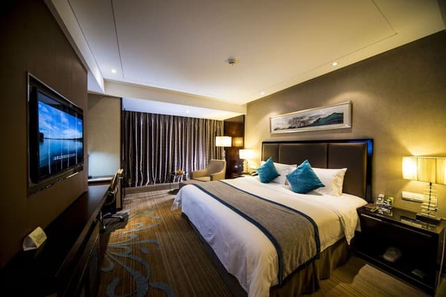 Business King Room