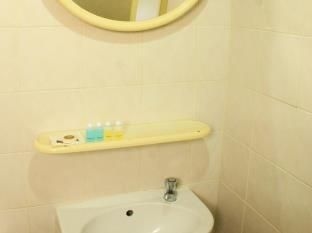 Phet Street Apartment3