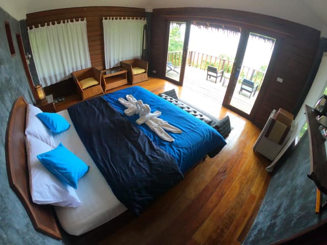 Master Sea View Bungalow with Balcony