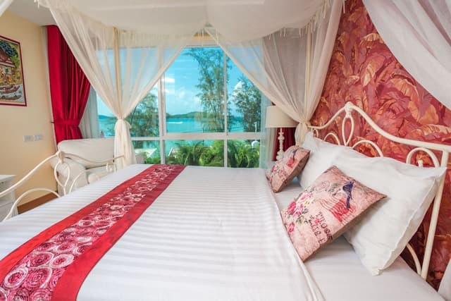 Deluxe Oceanfront Premier Two-Bedroom Suite