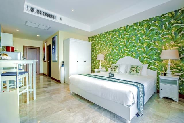 Oceanfront Studio with Shower