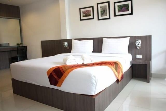 Standard Room, 1 King Bed
