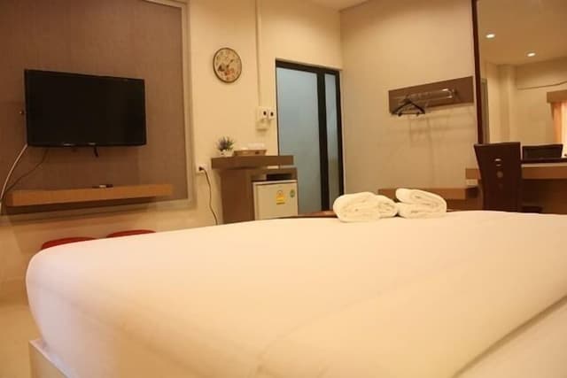 Standard Room, 1 King Bed