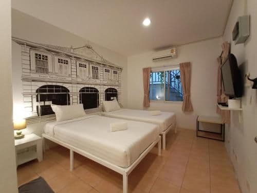 Standard Twin Room