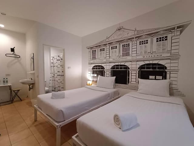 Standard Twin Room