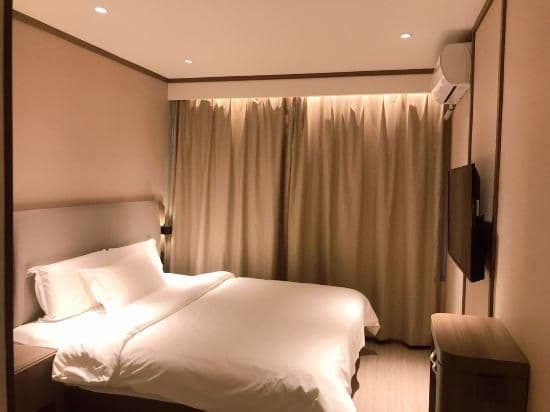 Superior King Size Bed Room