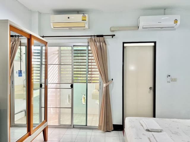 2 Queen Beds Room