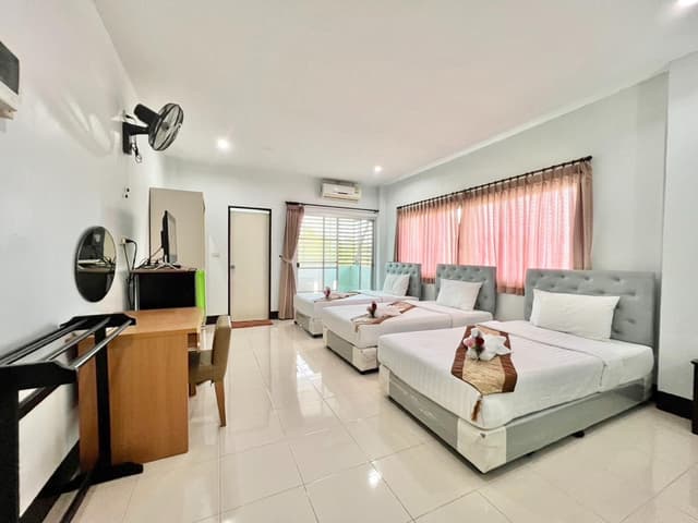 Triple Room