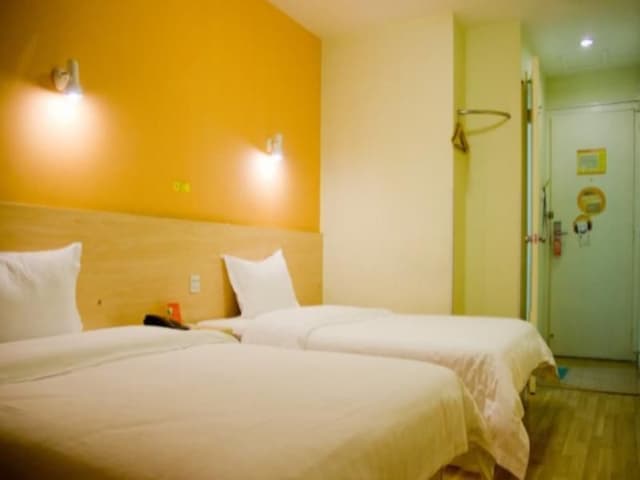 Corporate Twin, Guest room, 2 Twin/Single Bed(s), City view