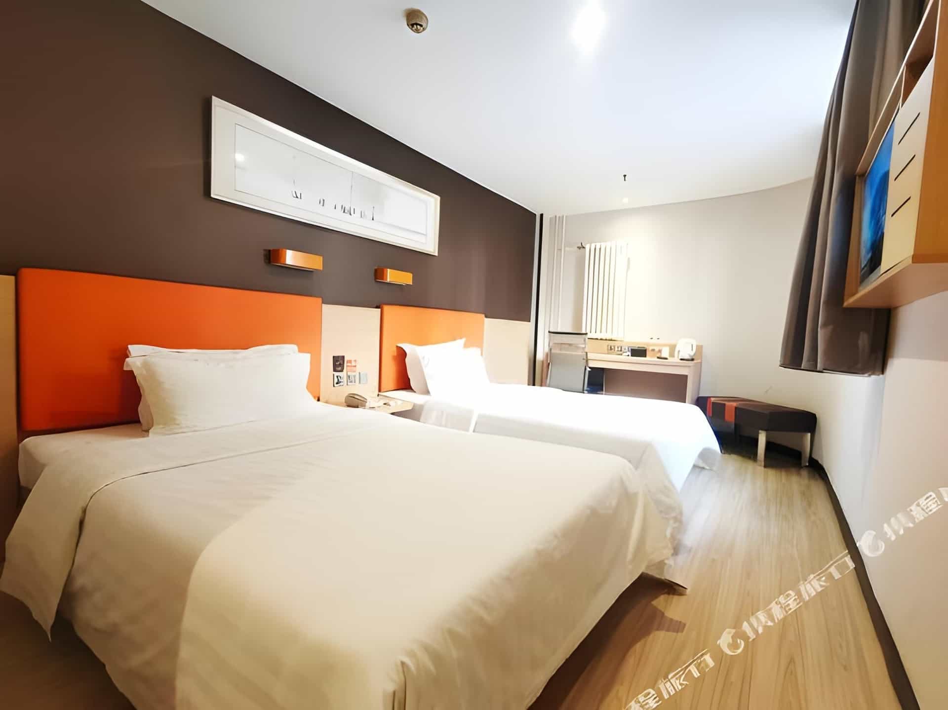 7 Days Premium Qingdao Wusi Square Quanzhi Road Metro Station 7 Days Premium Qingdao Wusi Square Quanzhi Road Metro Station