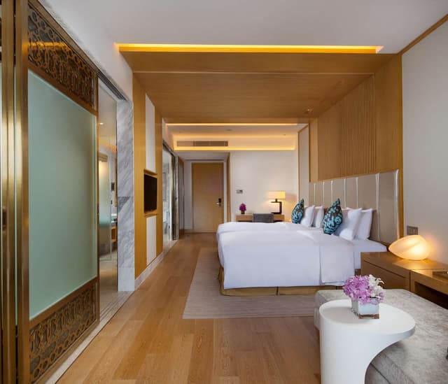 TWIN LAGOON POOL ROOM
