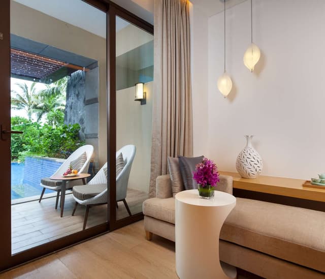 TWIN LAGOON POOL ROOM