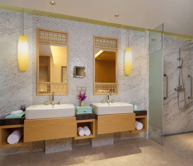 KING DELUXE ROOM