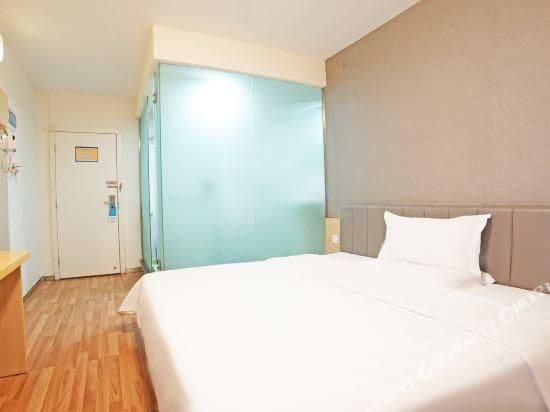 WH - Traditional Bed Room