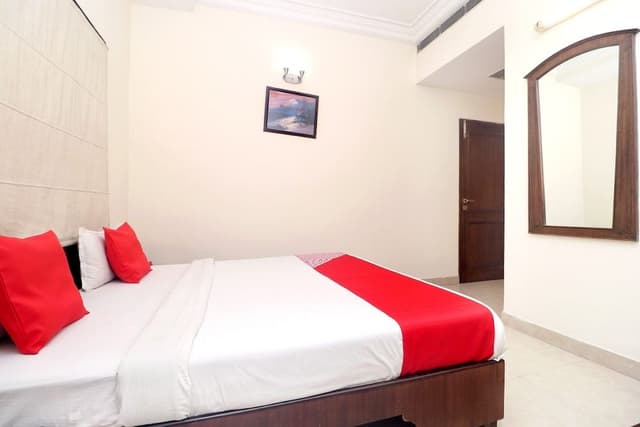 Deluxe Double or Twin Room, 1 King Bed