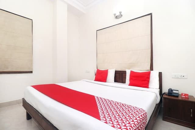 Deluxe Double or Twin Room, 1 King Bed