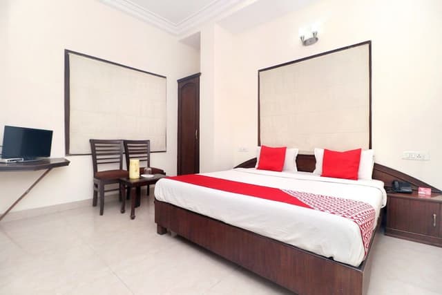 Deluxe Double or Twin Room, 1 King Bed