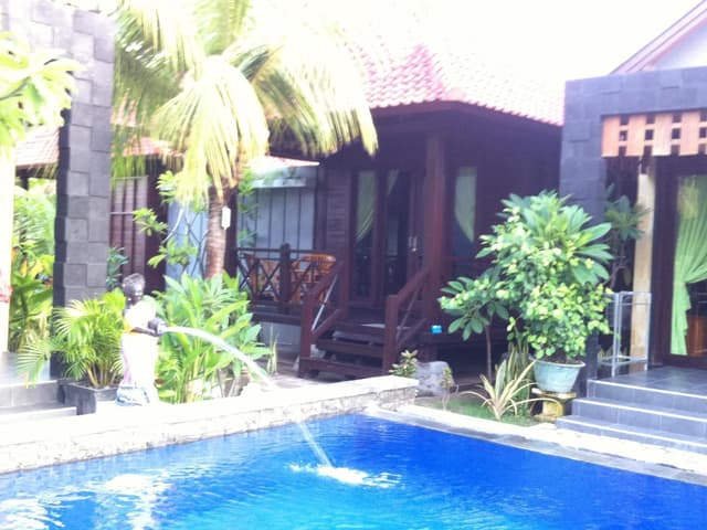 Hut Bungalow