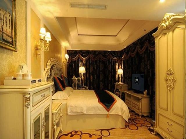Romantic Room