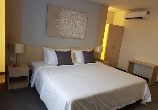Deluxe King Room