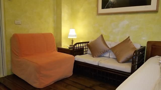 Double Room, 1 King Bed (B)