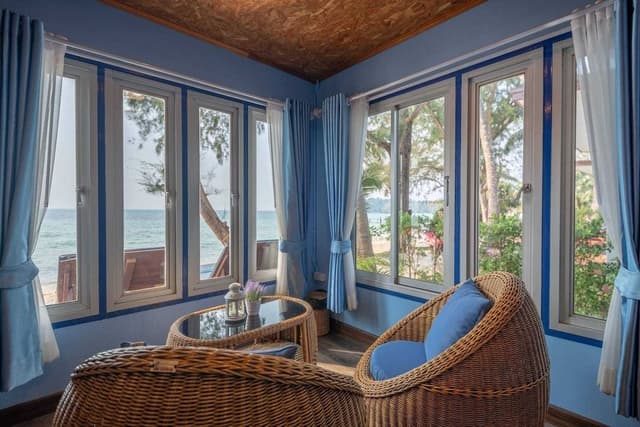 Beach front deluxe with Jacuzzi bathroom
