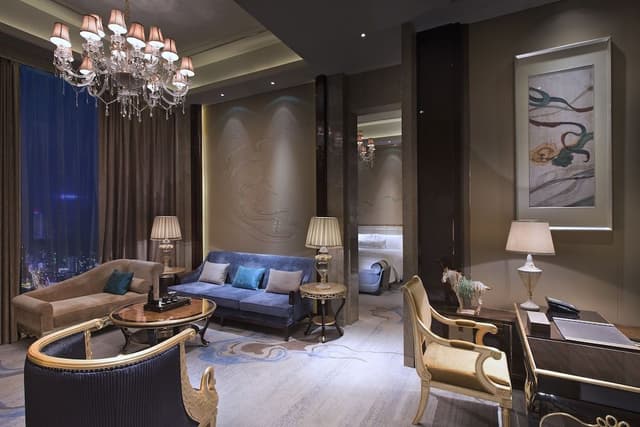 Deluxe Suite