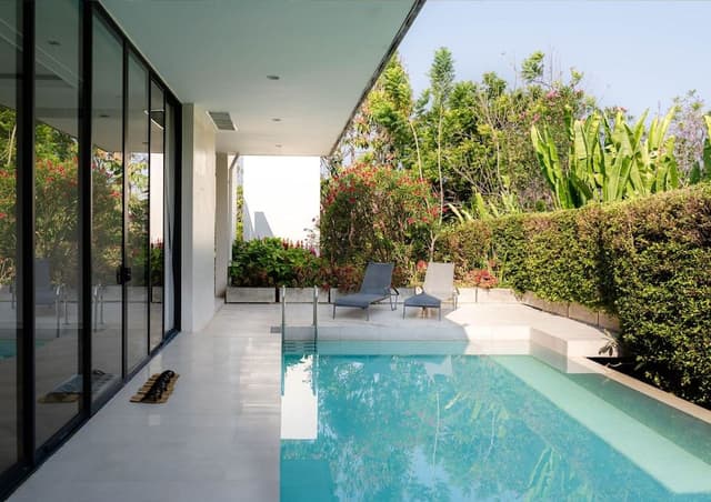2 Bedrooms Pool Villa Temperature-Controlled Pool
