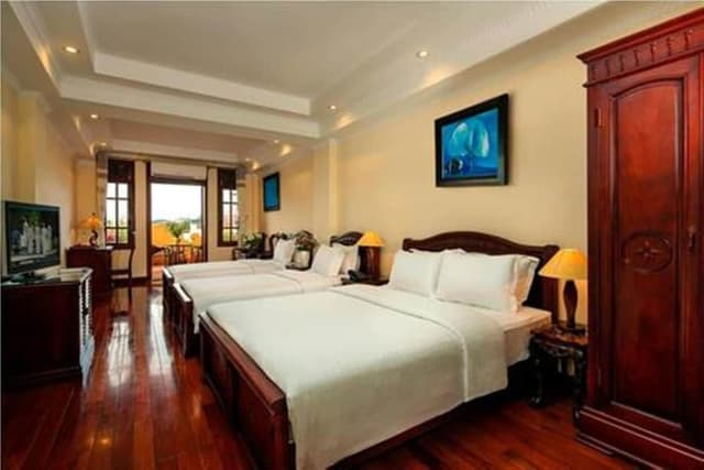Family Room, Balcony, City View