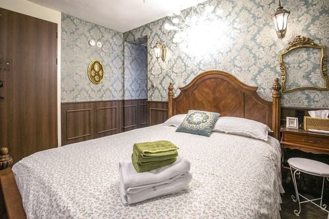 Romantic Double Room, 1 Queen Bed, No Windows