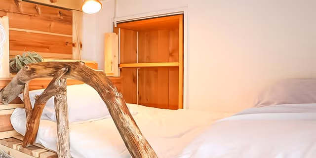 Fourth Room with 2 Bunk Beds, Women only, Non Smoking