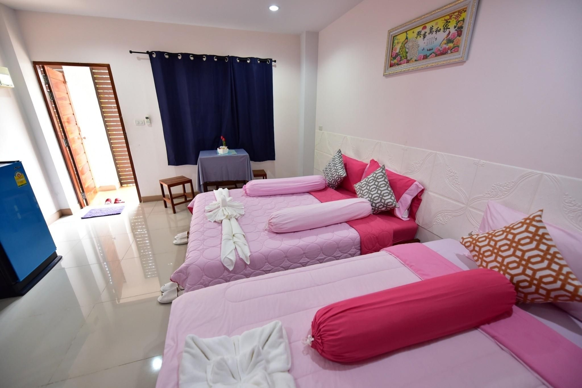 โรงแรมเคที ไน้ท์ (บายเลดี้กาก้า) (KT Knight Hotel (By Ladygaga))2