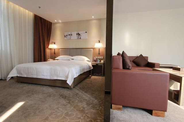 Deluxe Suite