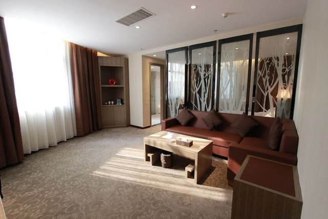 Deluxe Suite