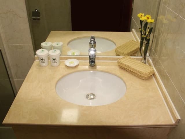 Hotel Queen Room