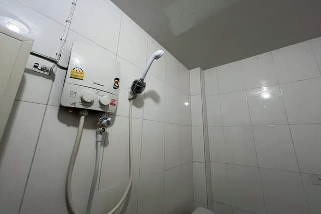 Double Room, No Windows