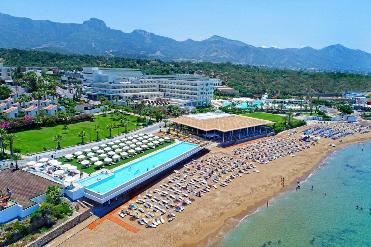 Acapulco Beach Club and Resort0