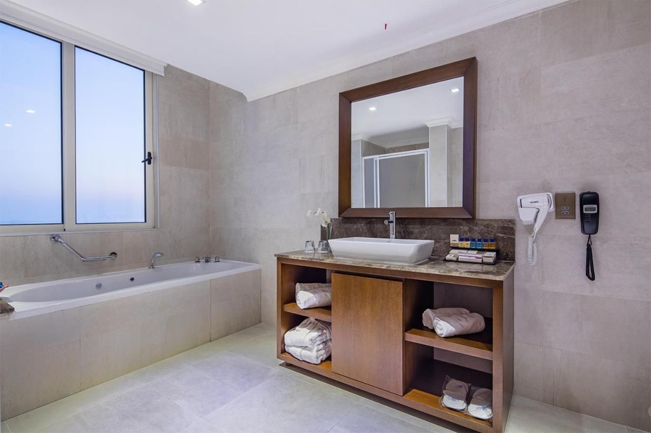 Acapulco Beach Club and Resort3