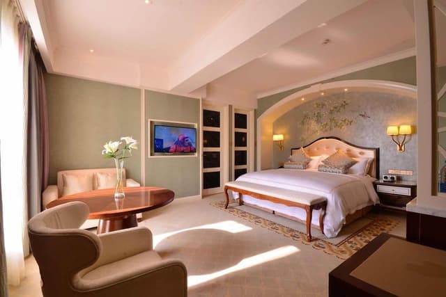 Deluxe King Room