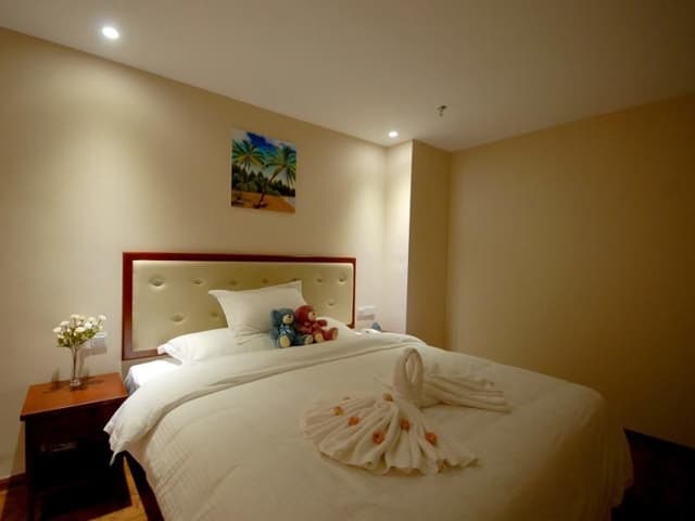 GTI - Business 1 Bed Room, 1.8M Bed