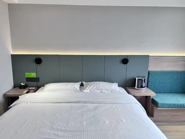 GTR - Superior 1 Bed Room with 1.8M Bed