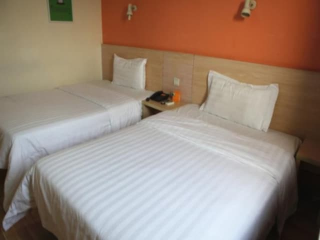 7 Days - Zizhu Twin Room