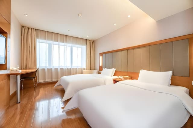 Memory Foam Twin Room