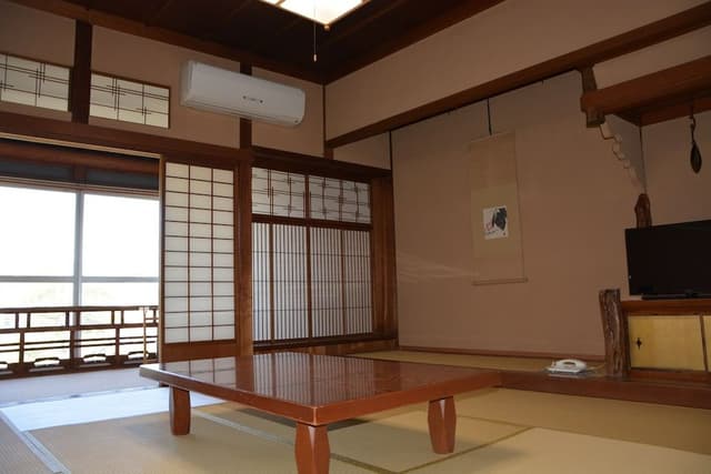 Japanese Style (15 Tatami Mat) Shared Bath